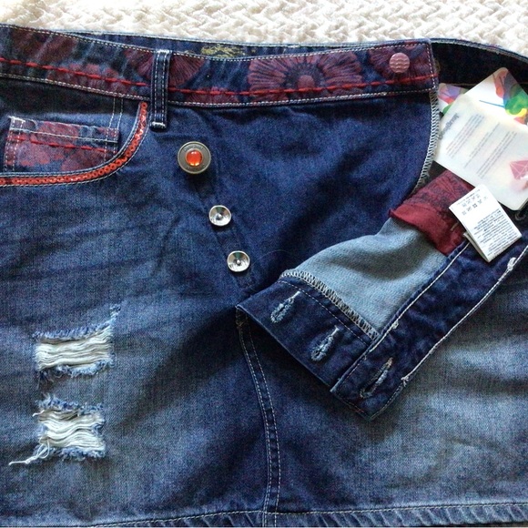 NWT Desigual skirt. Size 40 European which is a us medium or 8. - Picture 5 of 6